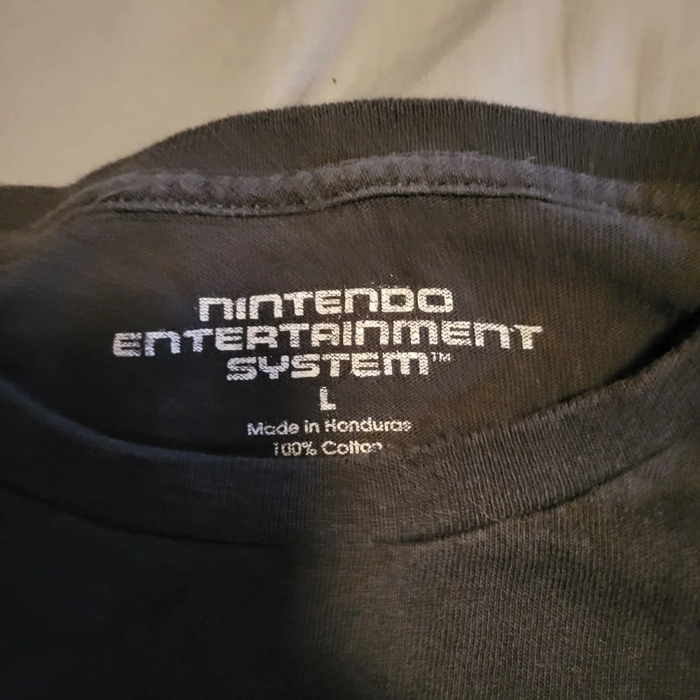 Nintendo long sleeve - Picture 2 of 2